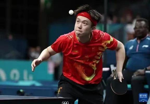 驚險 王楚欽爆冷出局,樊振東打敗張本智和