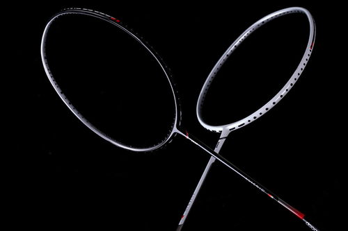 非黑即白 唯快不破——Dooot道特外星人系列G1羽毛球拍評測詳解