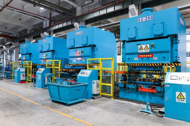 布局全球化戰略 奧克斯中央空調以智能化升級引領物料搬運裝備制造新篇章